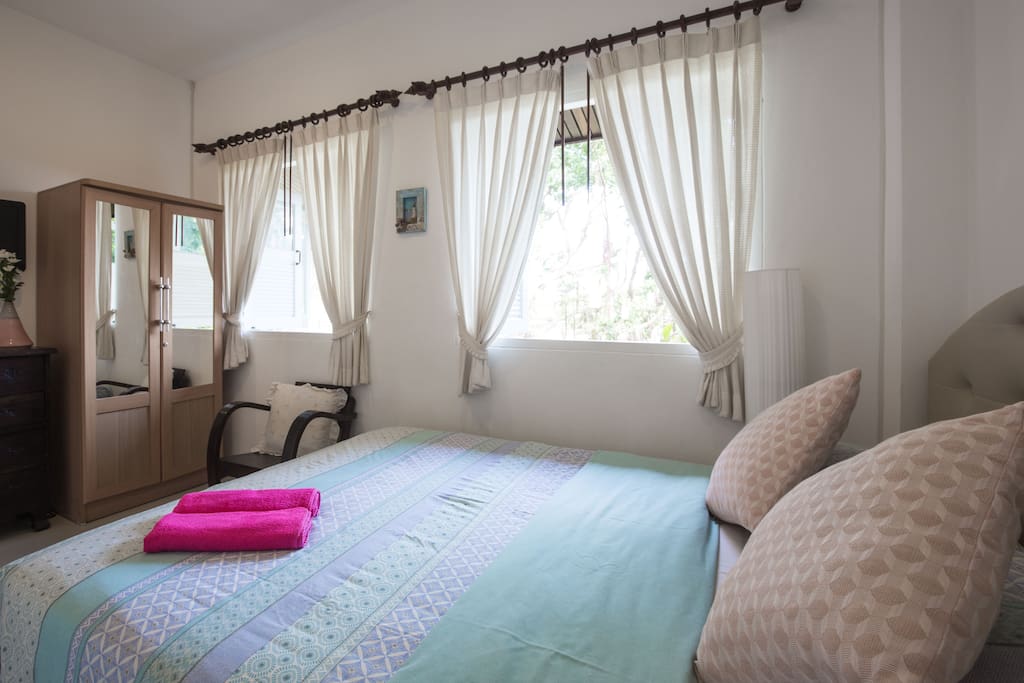 Deluxe double with en suite bathroom