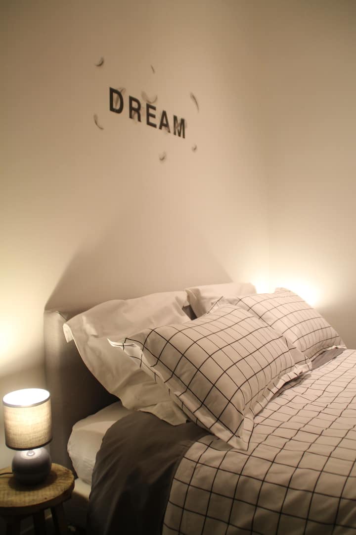 chambre lit 140