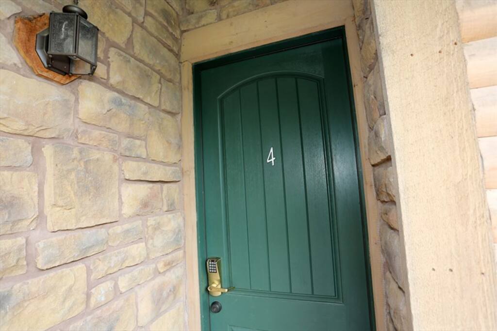 Branson Vacation Rental | Eagles Nest | Entry