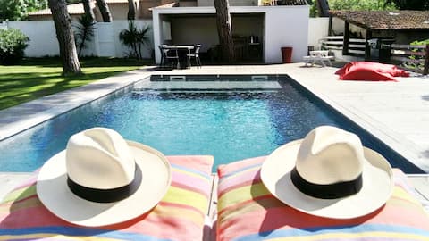 Popular Airbnb listing: Modern villa under the pines - pool - beaches in Agde
