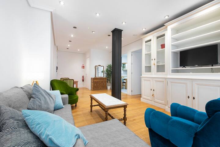 ★ Beach & City – Neighbourhood of Gros ★ gallery image 3