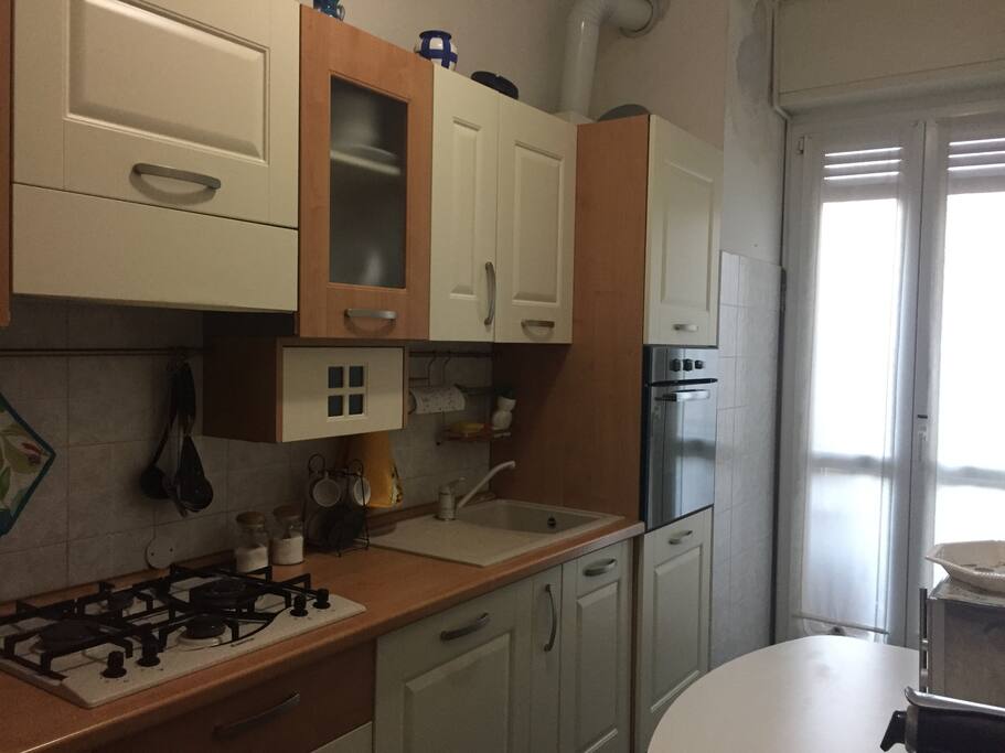 Cucinotto con tutti gli elettrodomestici