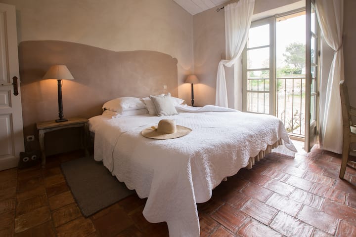 ห้องเตียงใหญ่ (Double room)