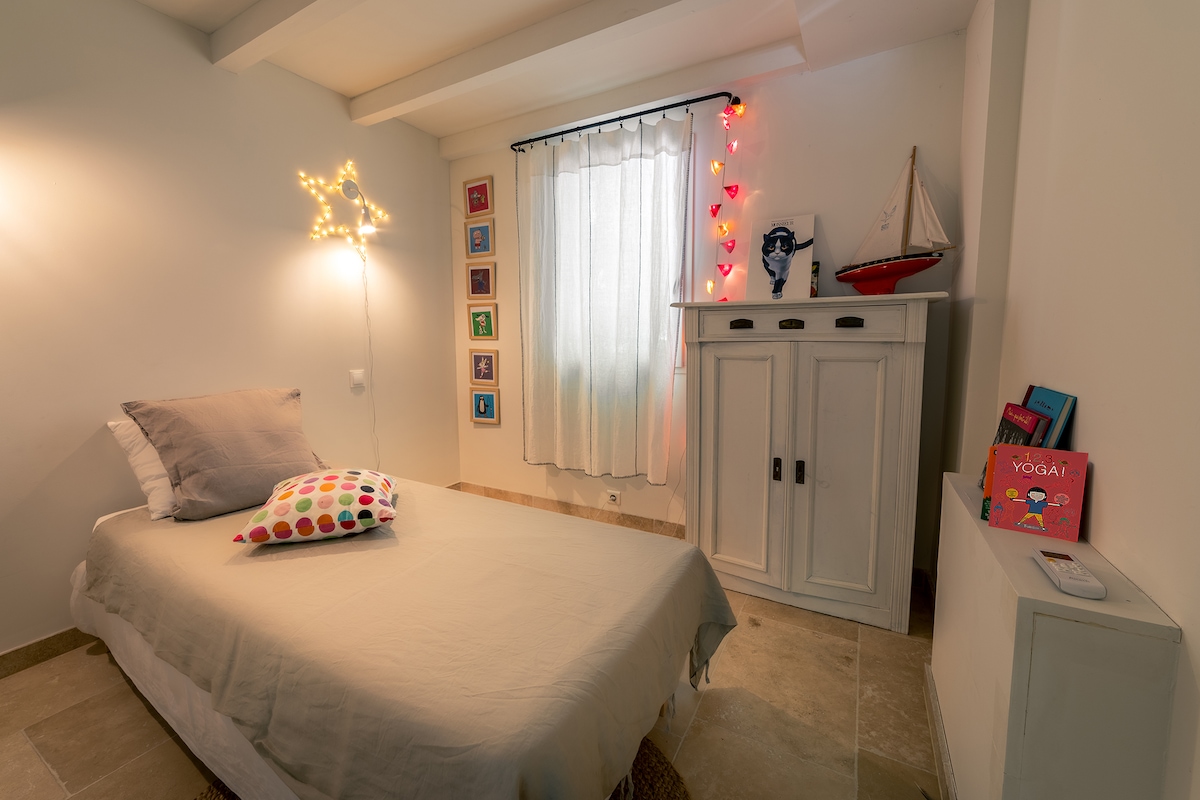 Dhoma 4, me ajër të kondicionuar