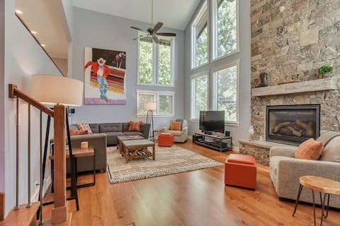 Top Airbnb: Walk to Restaurants. Mtn Views. This is The Place. in Cottonwood Heights