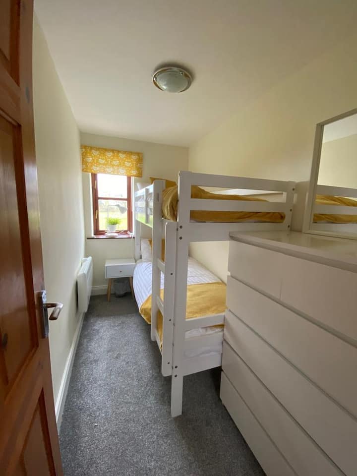 Ორადგილიანი საწოლი ოთახი