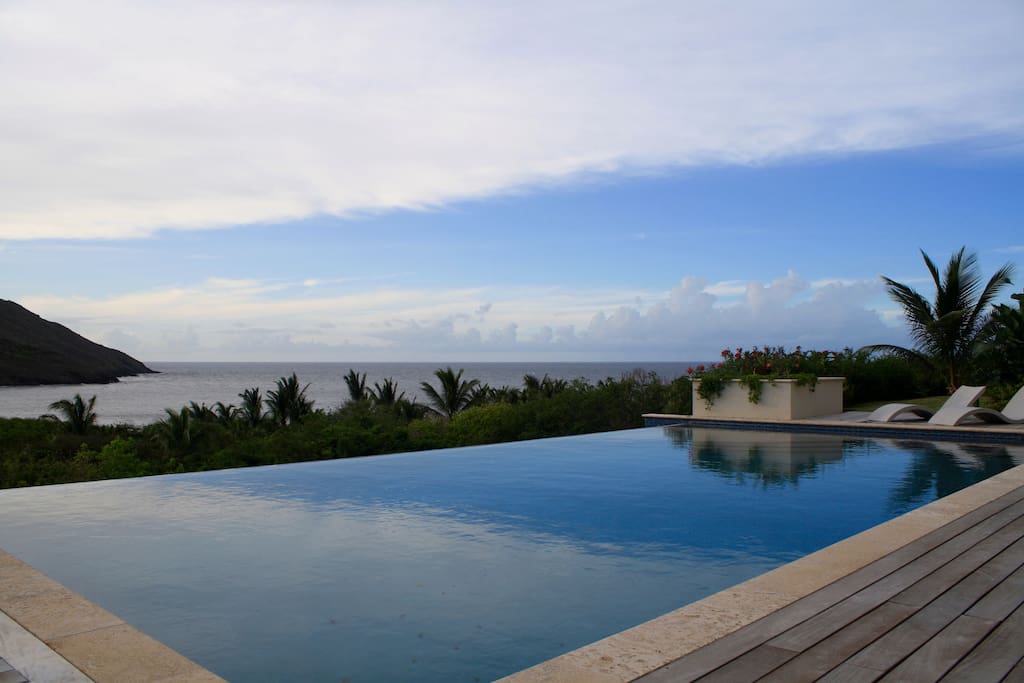 Infinity pool