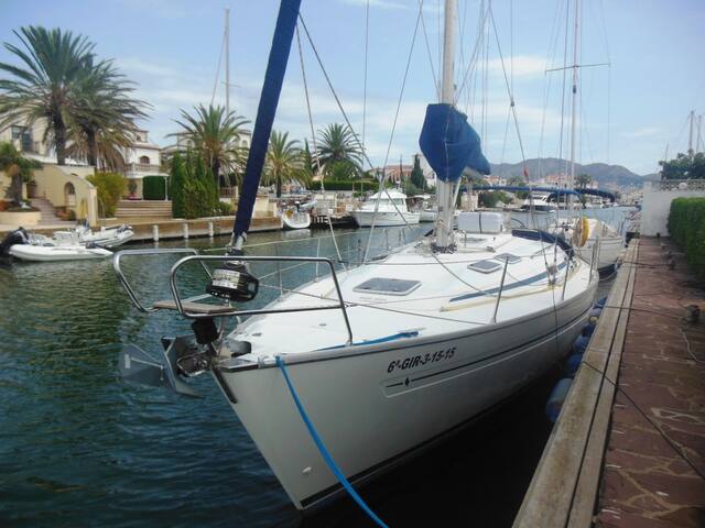 Velero Bavaria 41 listo para navegar gallery image 2