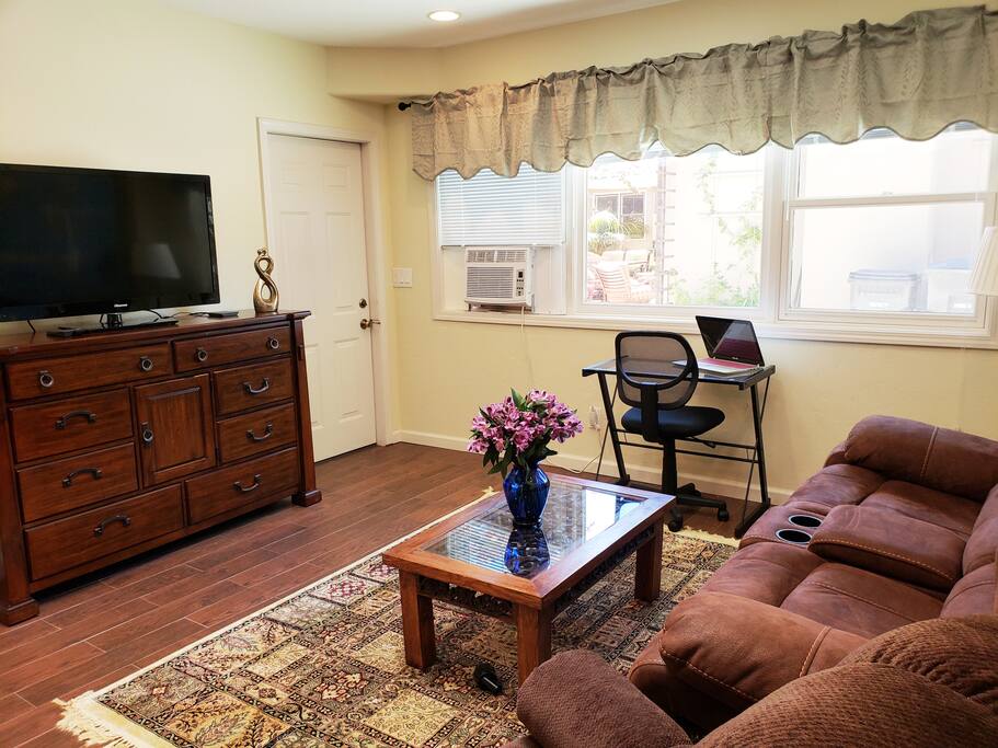 Cable, TV, computer desk, dresser, closet