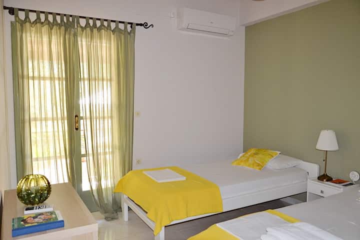 Კეფალონიის ბინები: სპარტიის 2-საძინებლიანი ბინა - სხვა საძინებელი გთავაზობთ 2 ერთადგილიან საწოლს