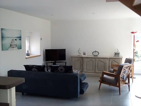 Airbnb performant: Small renovated house in the countryside à Finistère