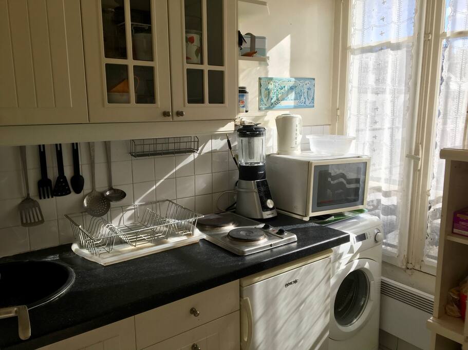 La cuisine équipée / equipped kitchen