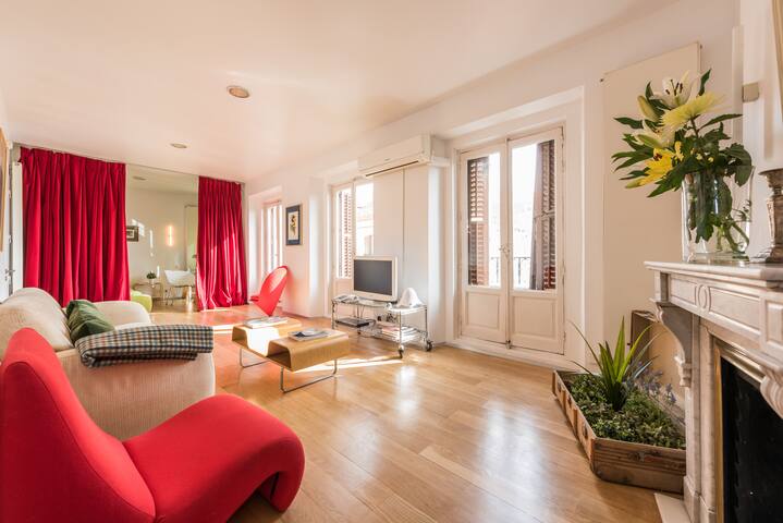 Amplio, luminoso y bonito, en el centro de Madrid gallery image 4