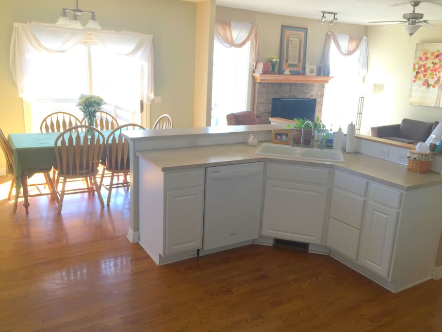Large Eat-In Kitchen with Dishwasher