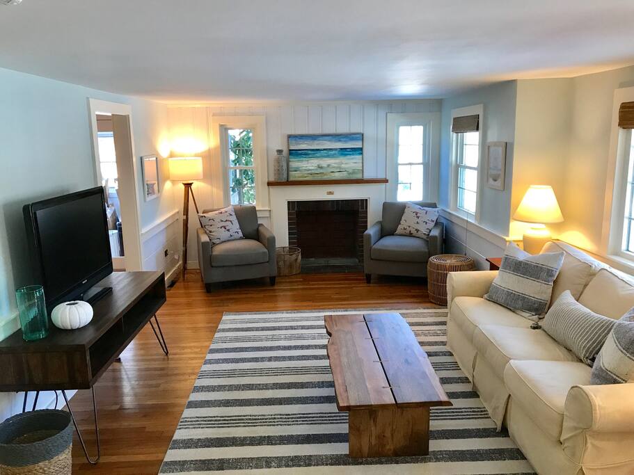 Bright and large living room, with flat screen HD TV