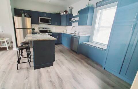Family & Dog Friendly Home near Beaches and Shops