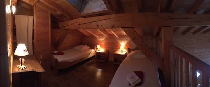 غرفة نوم ثالثة في الطابق العلوي على الميزان