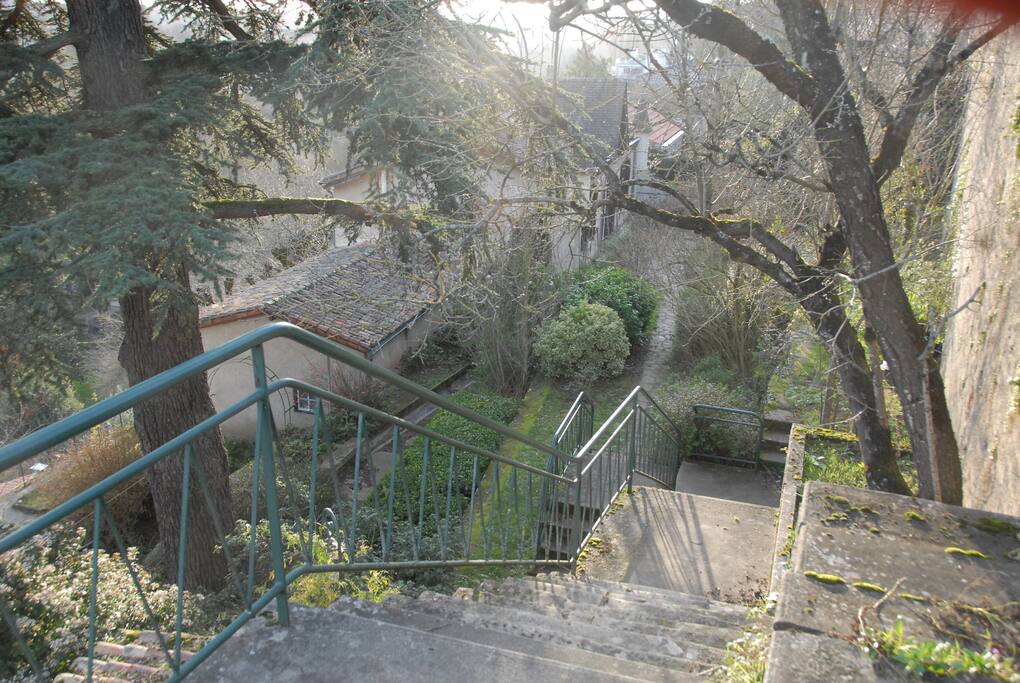 vue à l'entrée par le haut