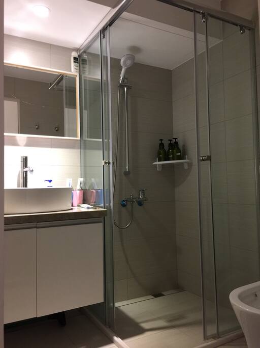 Wet and Dry separation of sanitary equipment. 乾濕分離衛浴設備 (獨立式)