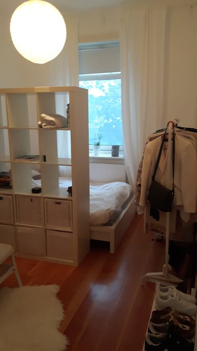 Schlafzimmer 1
