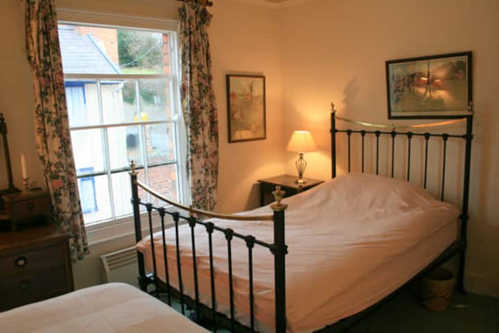 Bedroom 4 
Front twin, with small double and single