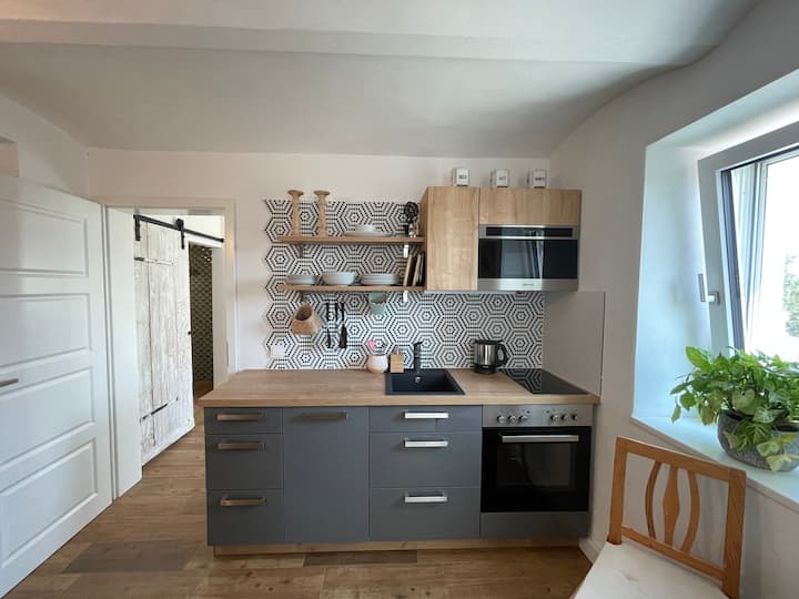 Cozy Stylish Apartment With Garden Close To Vienna - Korneuburg