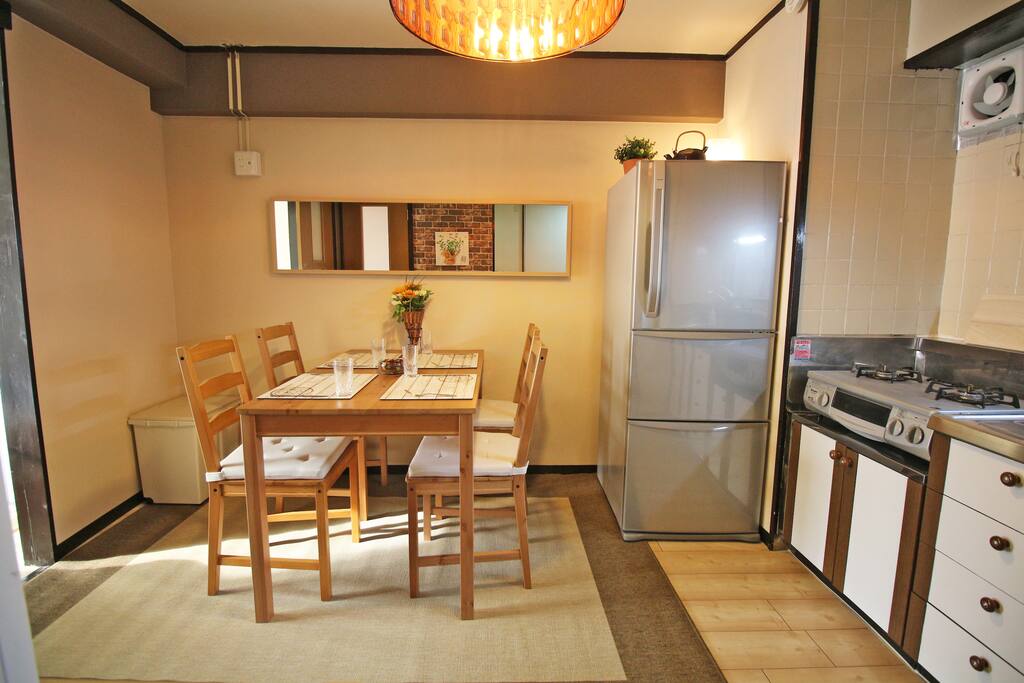KITCHEN/LIVING AREA