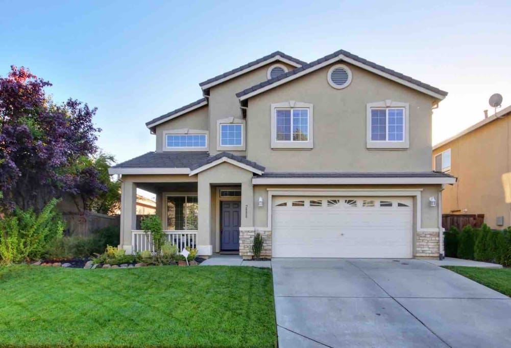 Sweet Big House Near Downtown Airport Sacramento