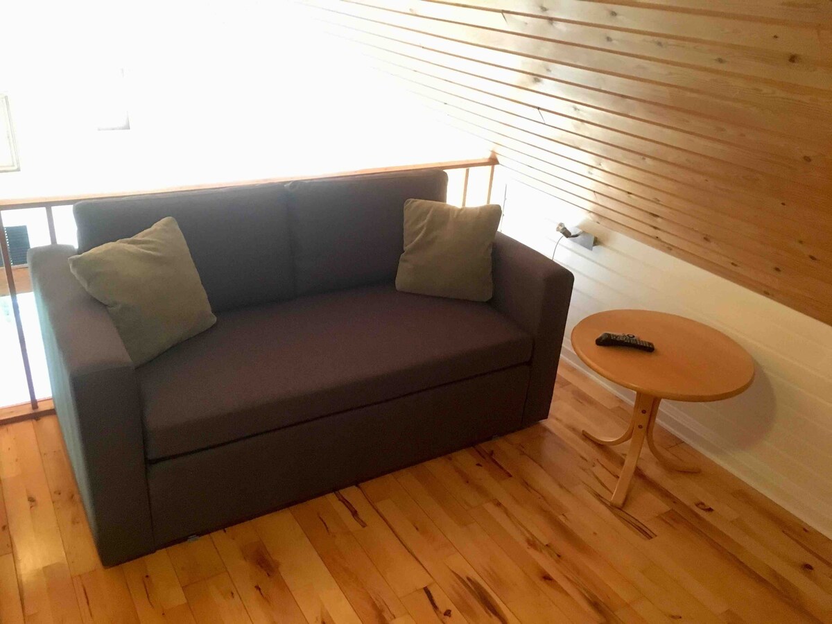 Sofa om the loft / Sofa på hemsen