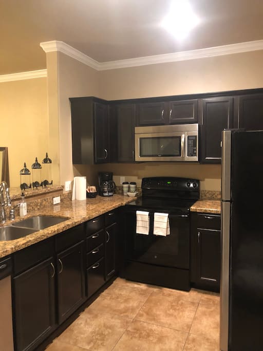 Full kitchen with amenities