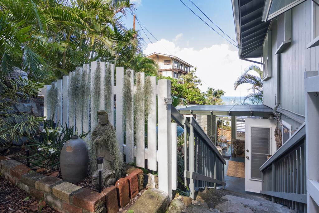 Entry to Garden Lanai.
