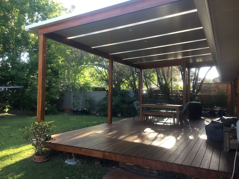 Large deck great for entertaining friends and family