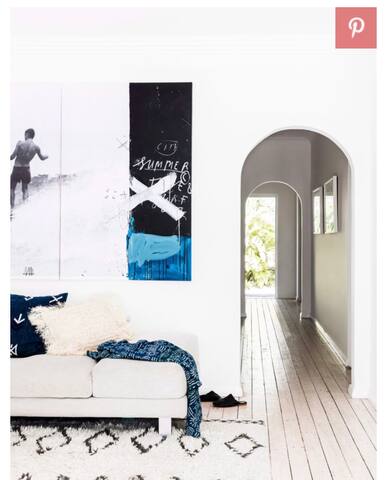 Beautiful Surf Bungalow. Walk to the Bay and Beach gallery image 4