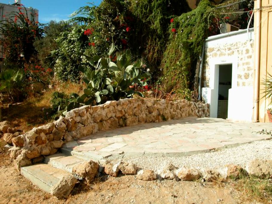 Patio & yard - Southern side