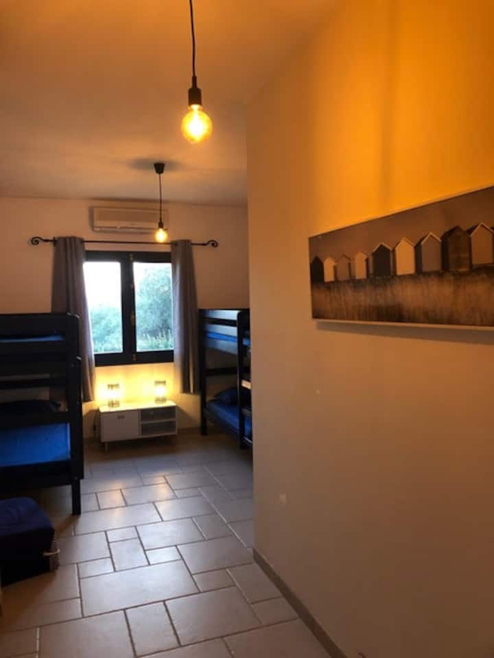 غرفة نوم 4/2 سرير بطابقين. النوم 4. حمام داخلي/حمام داخلي 