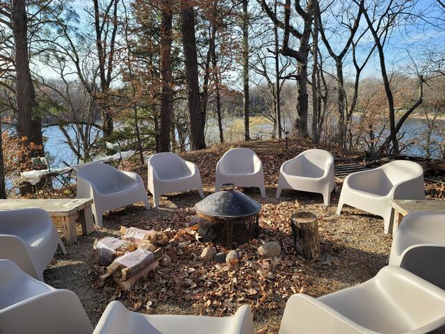 Fall colors surround this private Lake Sylvia Home gallery image 2