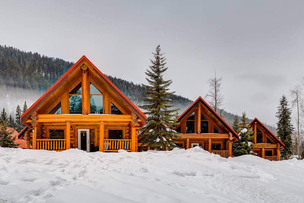 Beautiful Cottage In The Heart Of The Rockies Cabins for Rent in