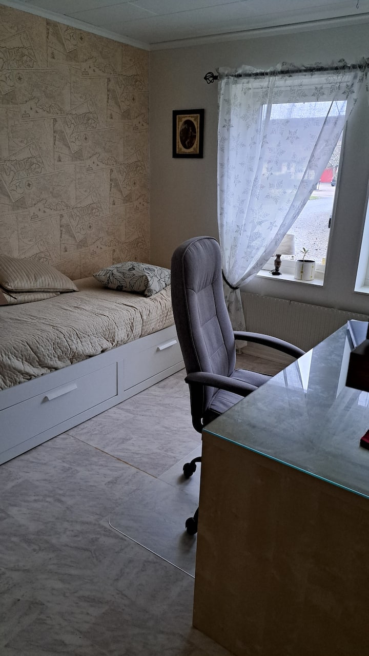 Გასაშლელი დივანი, რომელიც იქნება 180“. 
Ოფისის საიტი. 