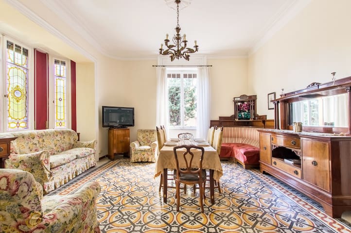 *GORGEOUS* 220 sqm inTRASTEVERE (6 BEDROOMS) gallery image 5