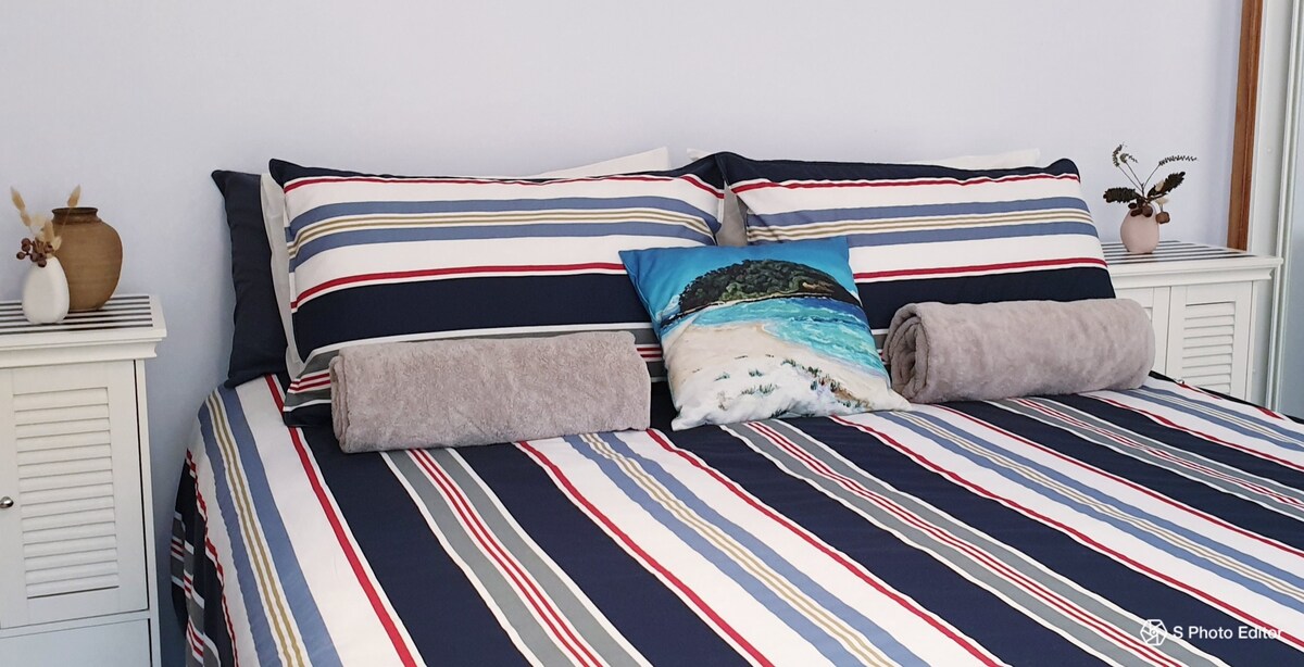 เตียงควีนไซส์พร้อมห้องน้ำในตัว