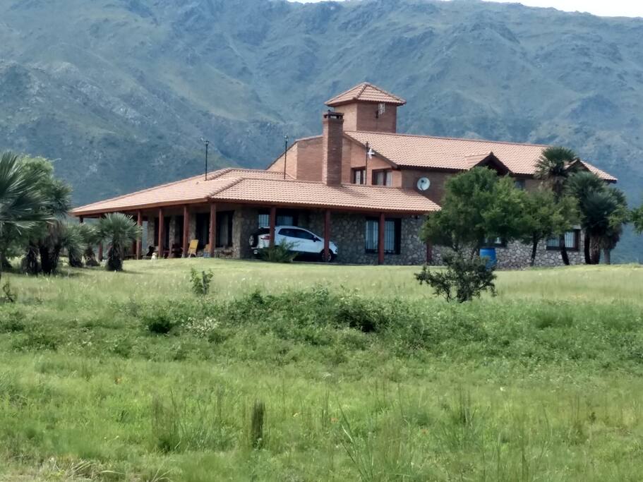 acercándonos a la casa