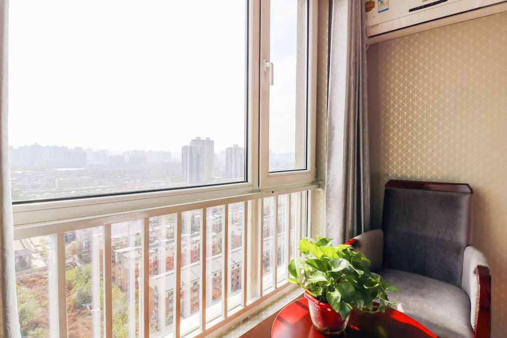 Great View here 落地窗