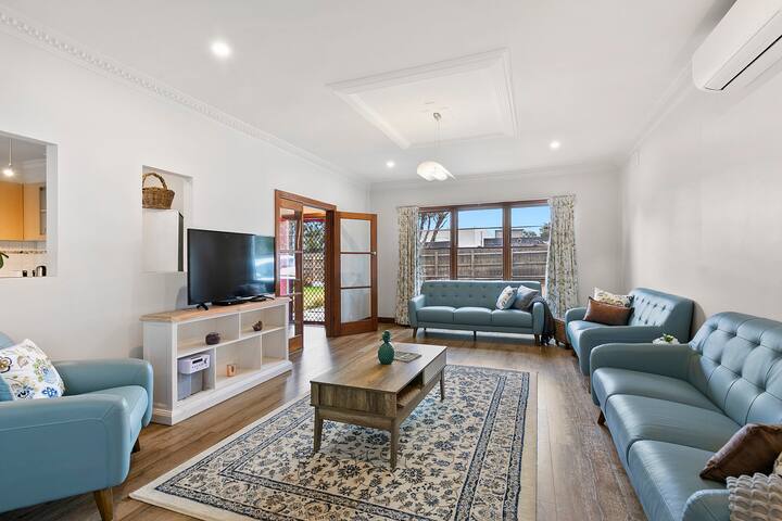 Ultimate Beach Retreat (No Schoolies Accepted) gallery image 5