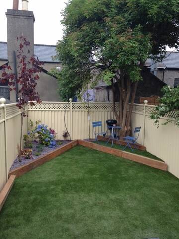 Trendy Stoneybatter – 4 Bedrooms & 2 Bathrooms gallery image 3