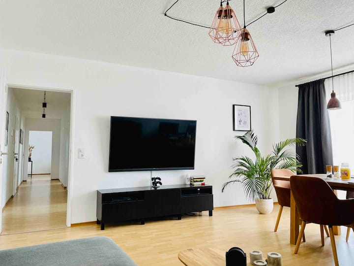 Lichtdurchflutete Wohnung Mit Balkon (70m²) - Hadamar