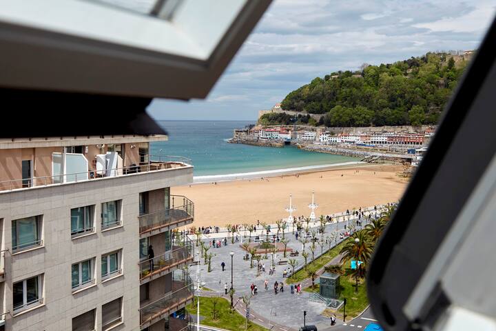 Playa de La Concha 7 by FeelFree Rentals gallery image 4