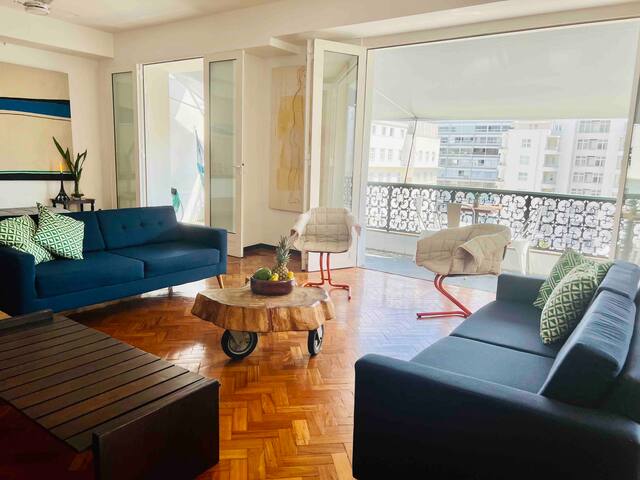 Glamour on Copacabana beach apartment gallery image 2