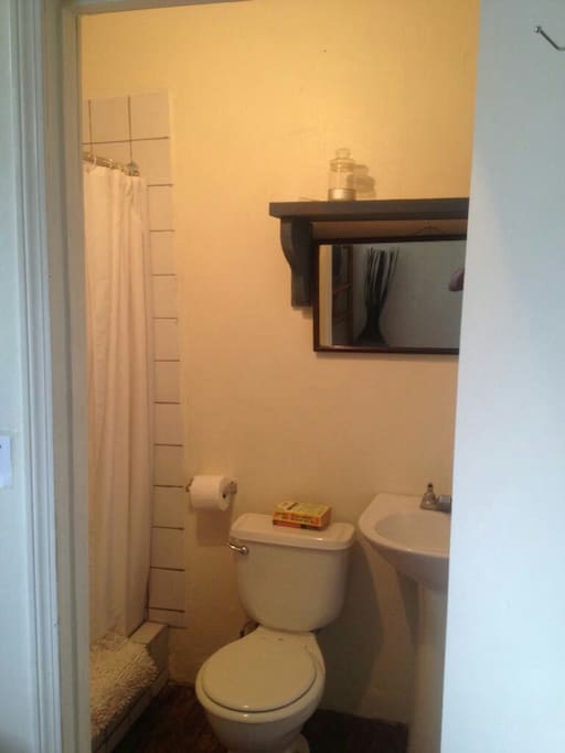 room 9 bathroom
