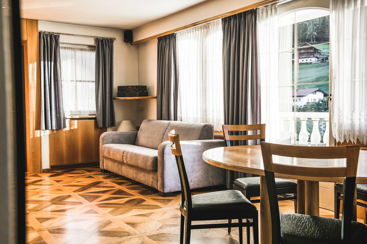 Airbnb con mejor rendimiento: Apartment with Terrace Center Ortisei Dolomites en Ortisei