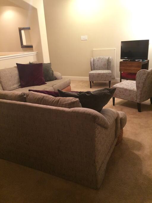 Guest Loft Living, Sofa sleeps 2